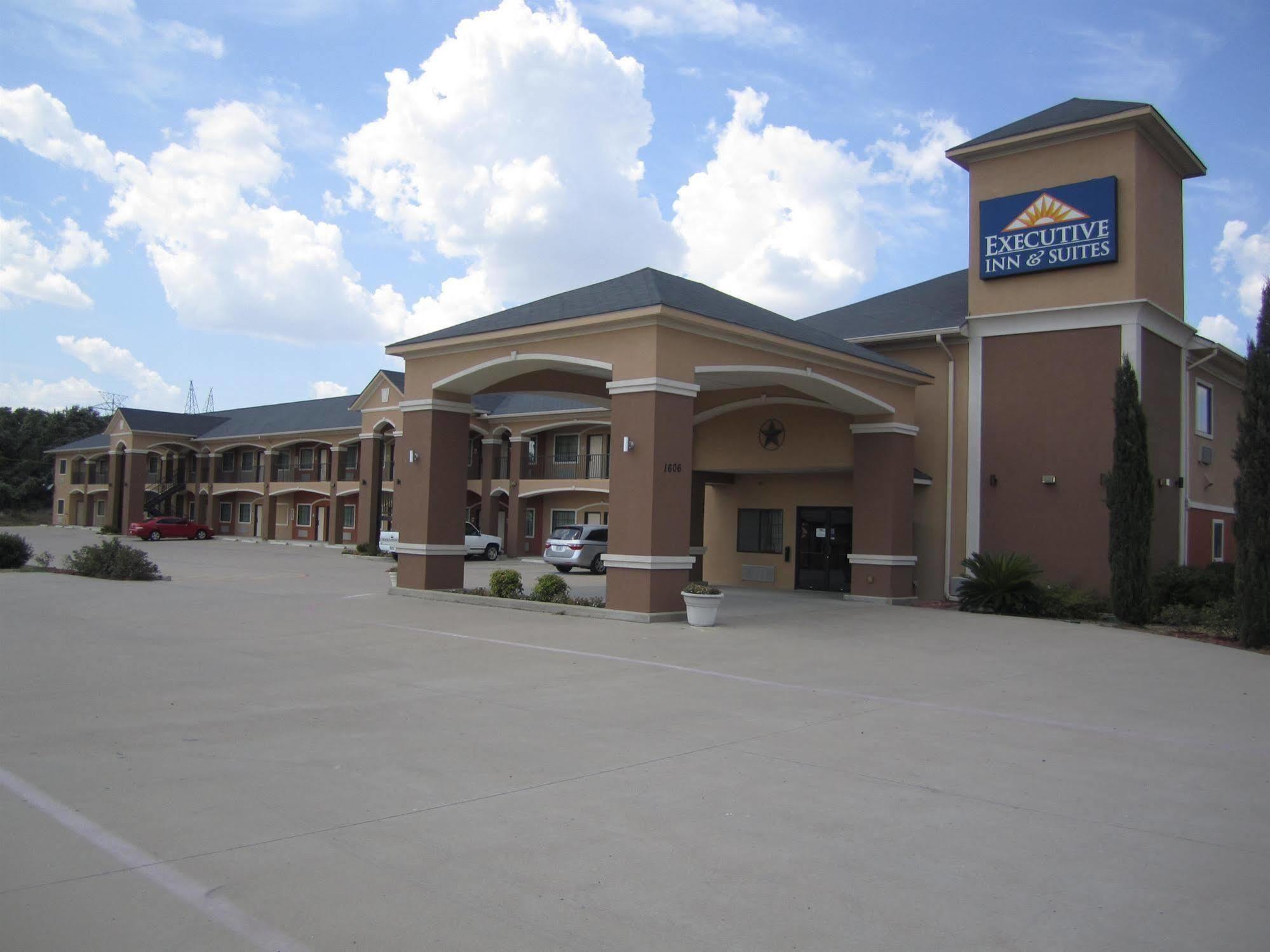 Executive Inn & Suites - Jewett Exterior photo