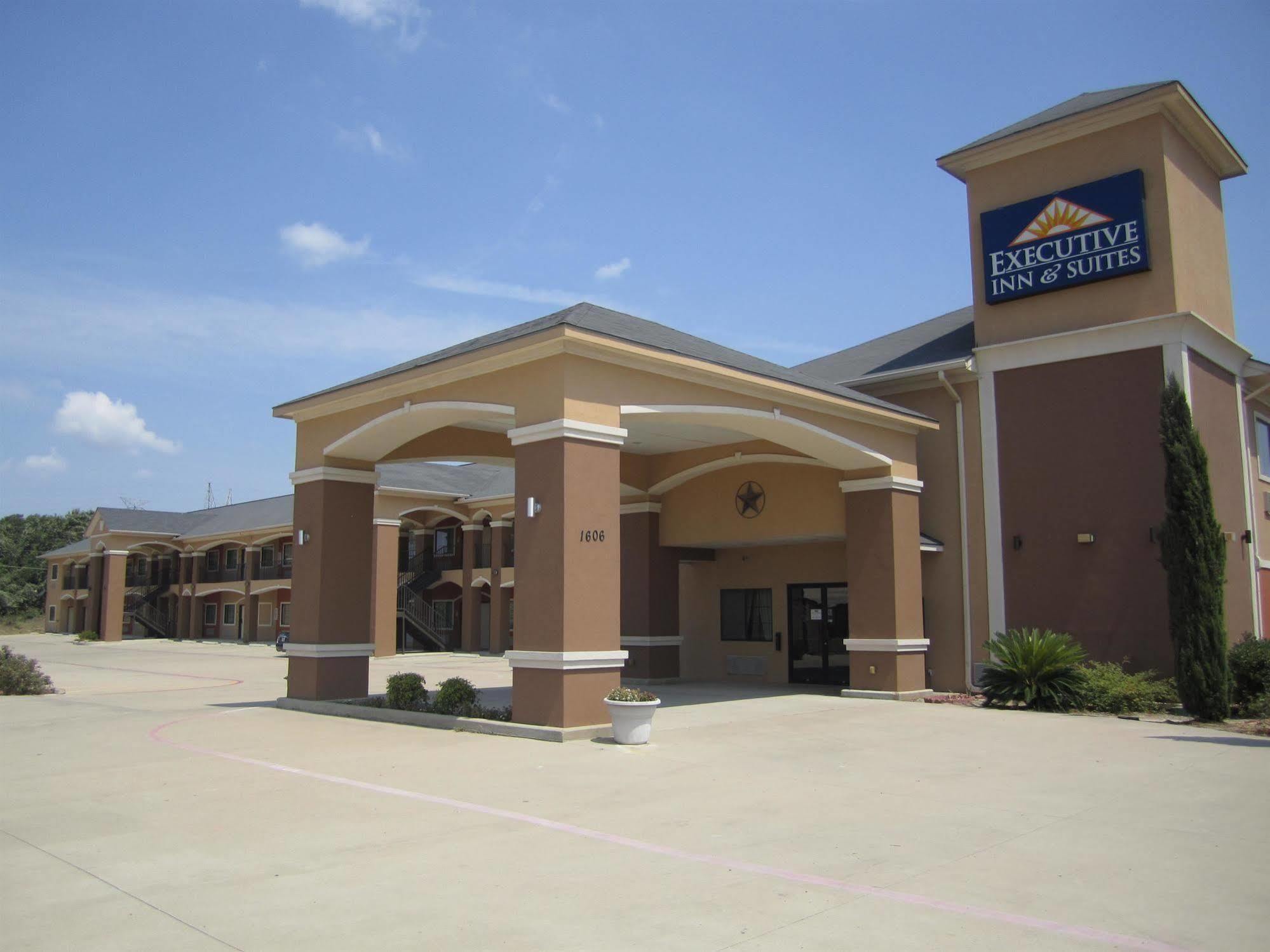 Executive Inn & Suites - Jewett Exterior photo