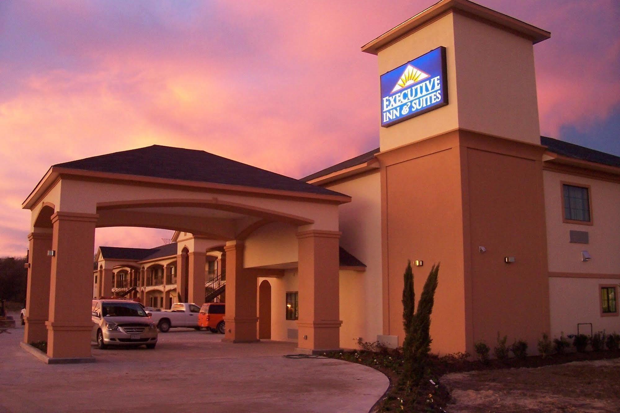 Executive Inn & Suites - Jewett Exterior photo